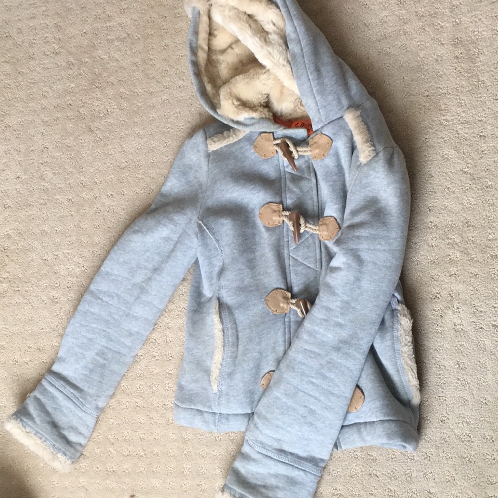 Coat with fur lining